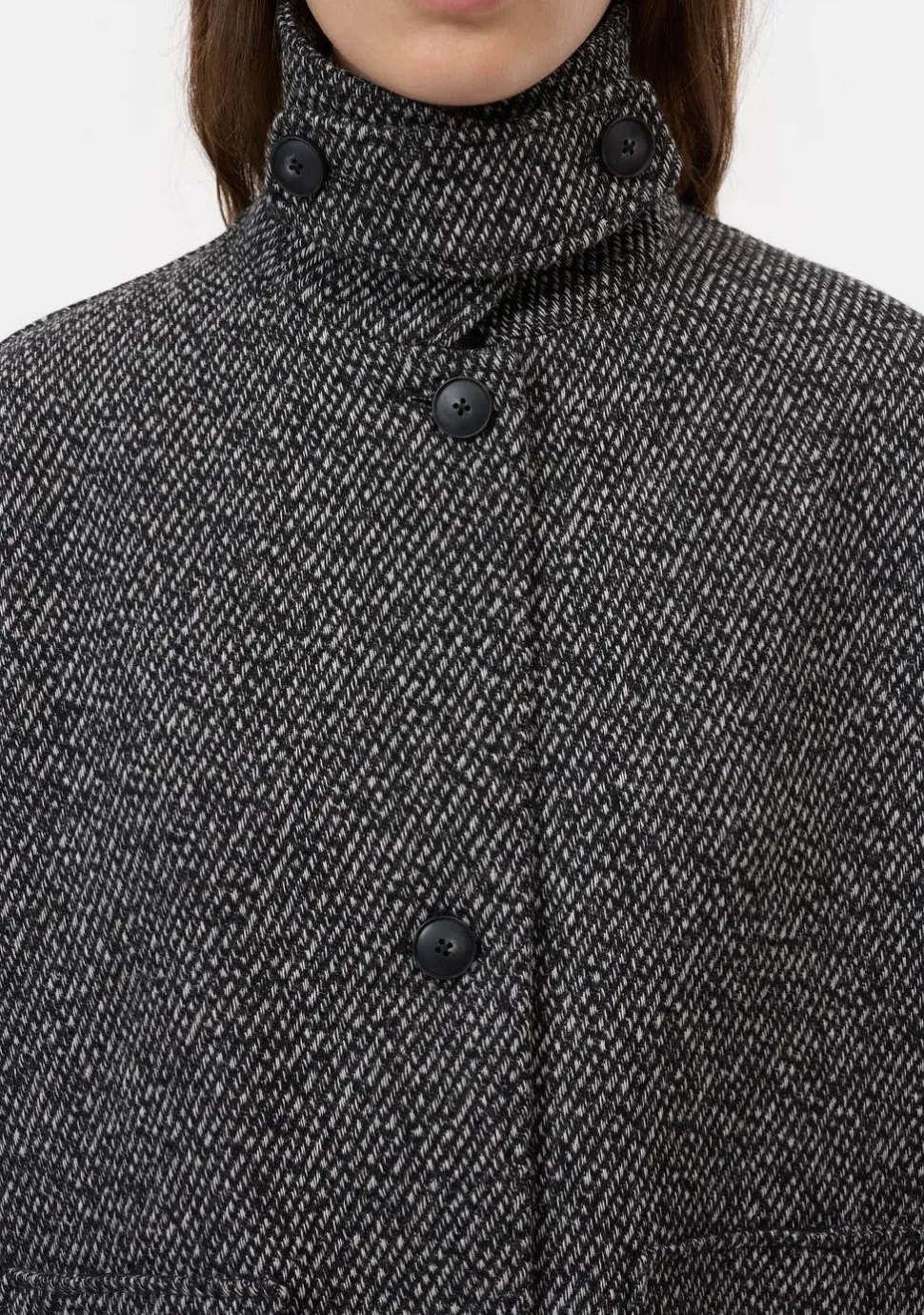 CLOSED MANTEL