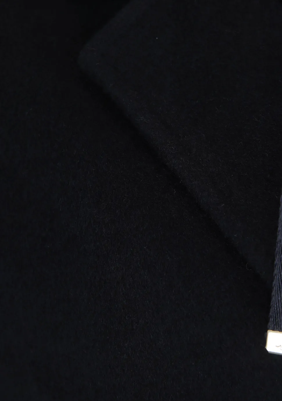 H.V. POLO MANTEL