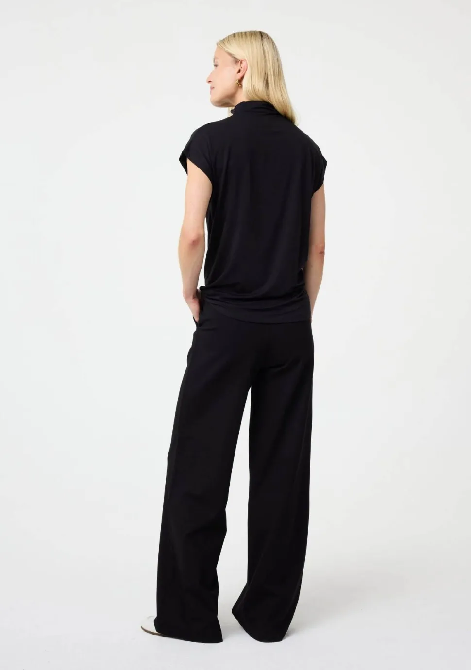 KNIT-TED SHIRT