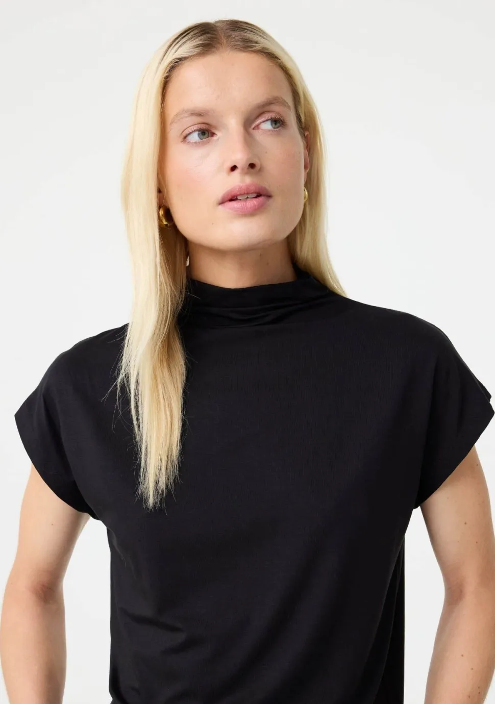 KNIT-TED SHIRT