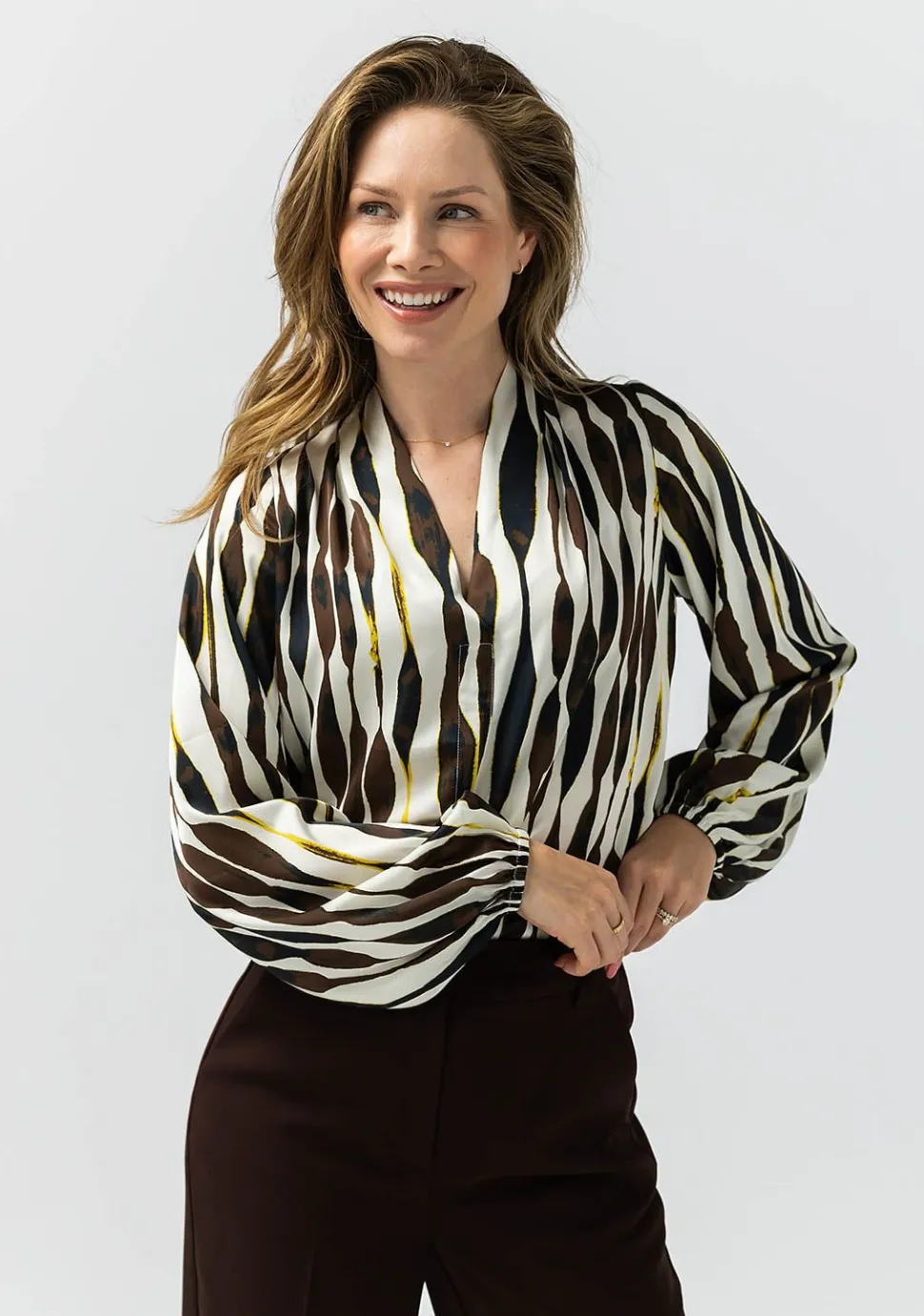 LABEL DOT BLOUSE