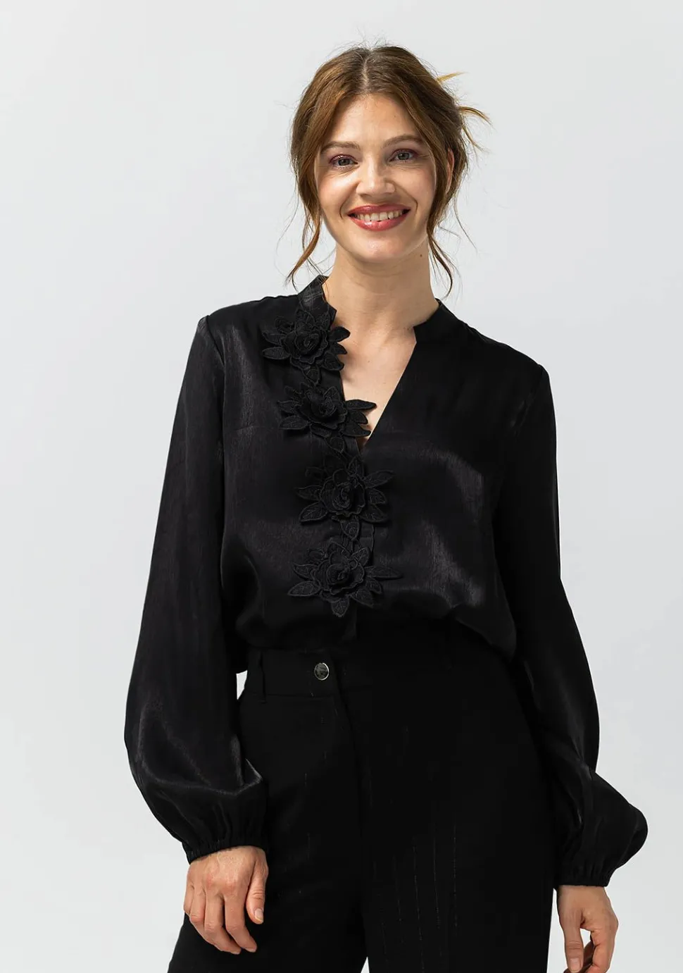 LABEL DOT BLOUSE