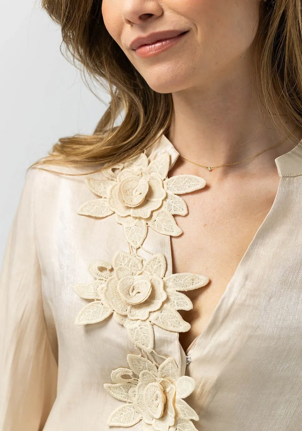 LABEL DOT BLOUSE