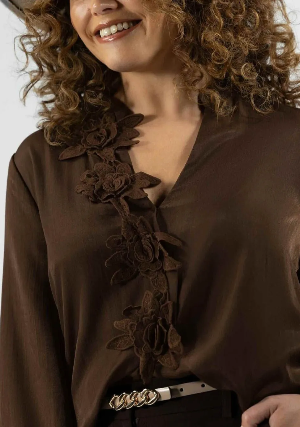 LABEL DOT BLOUSE