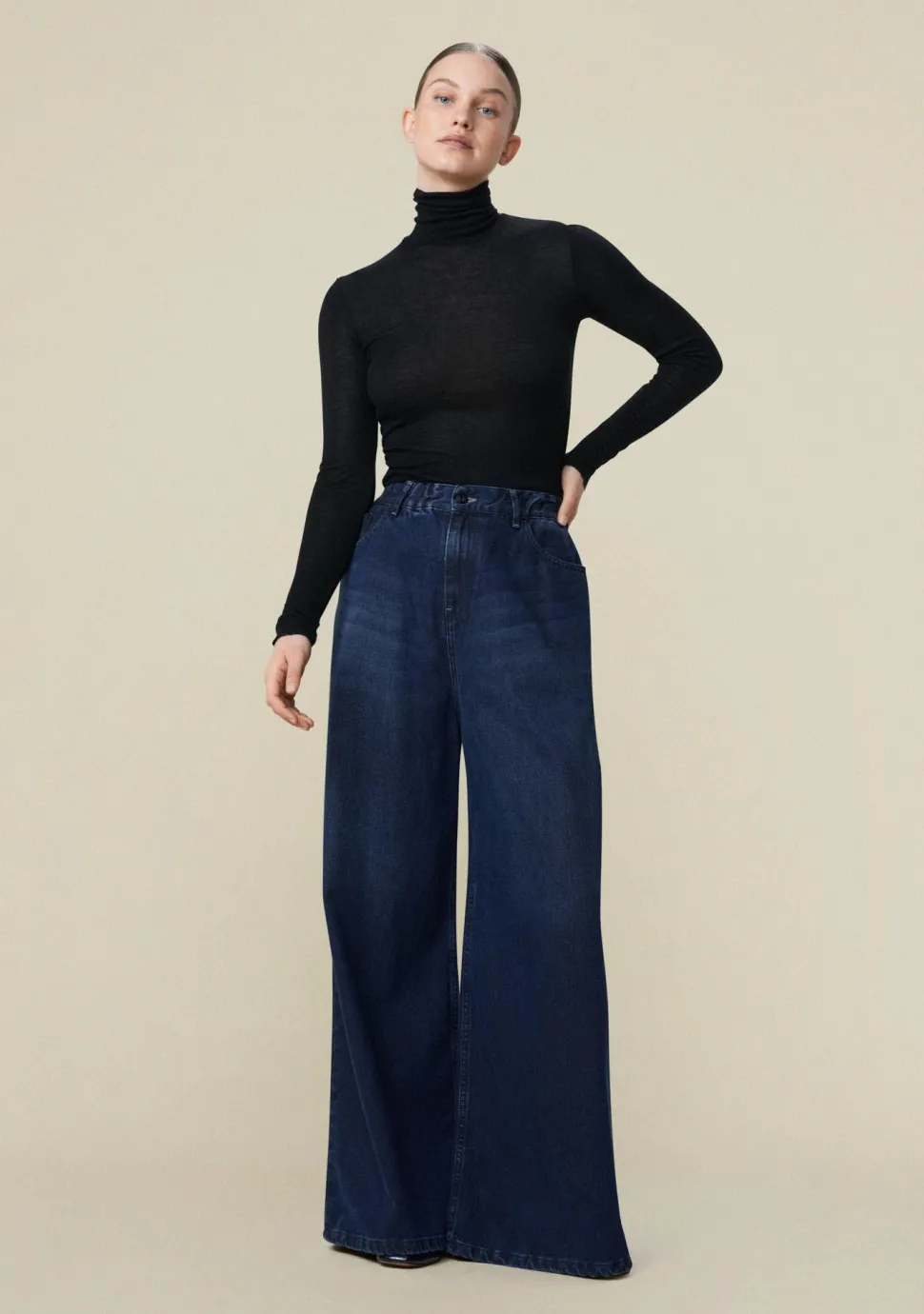 LOIS JEANS