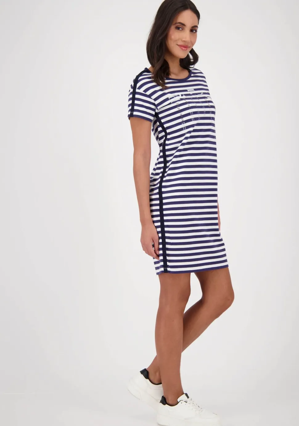 MONARI JURK