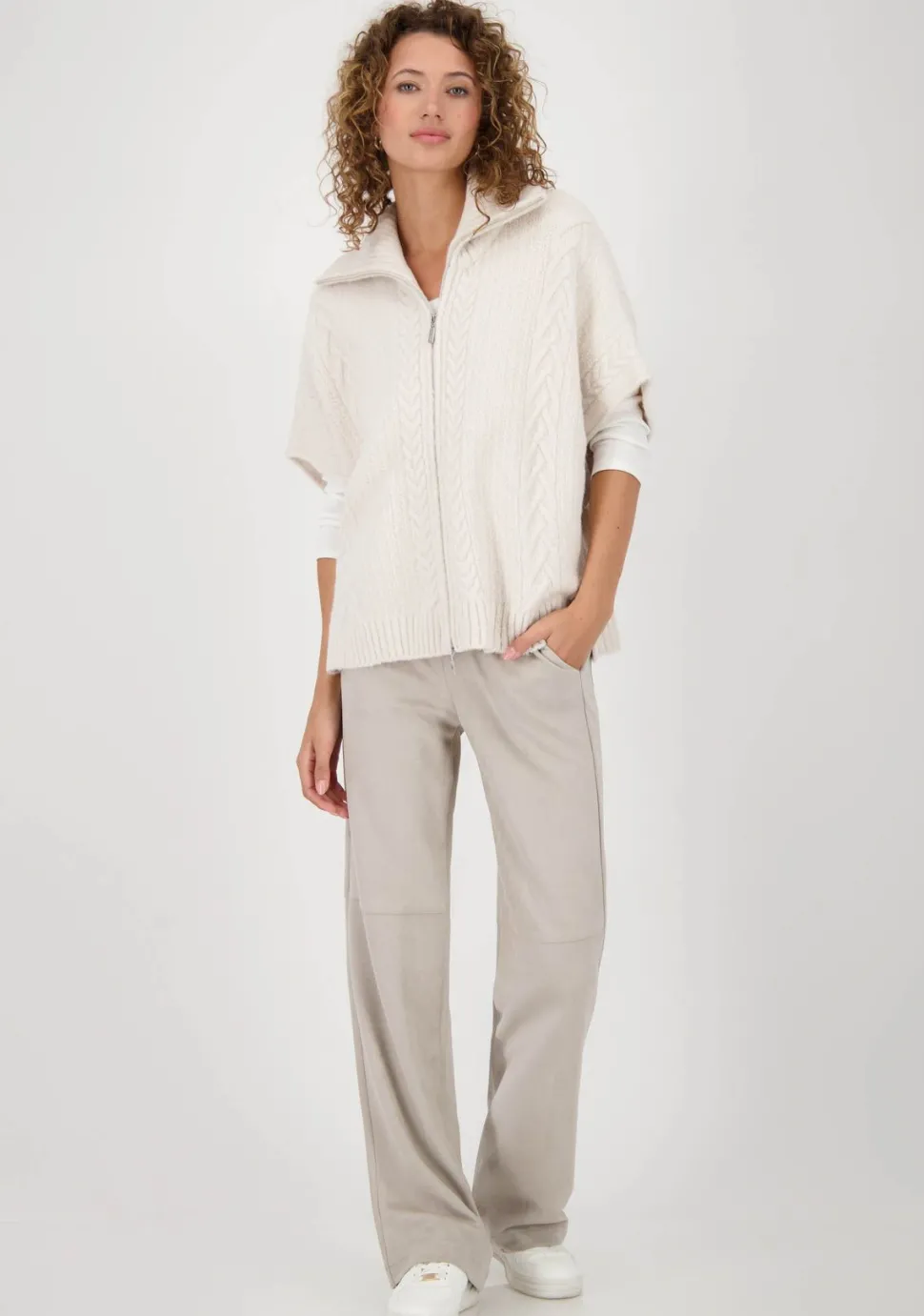 MONARI VEST