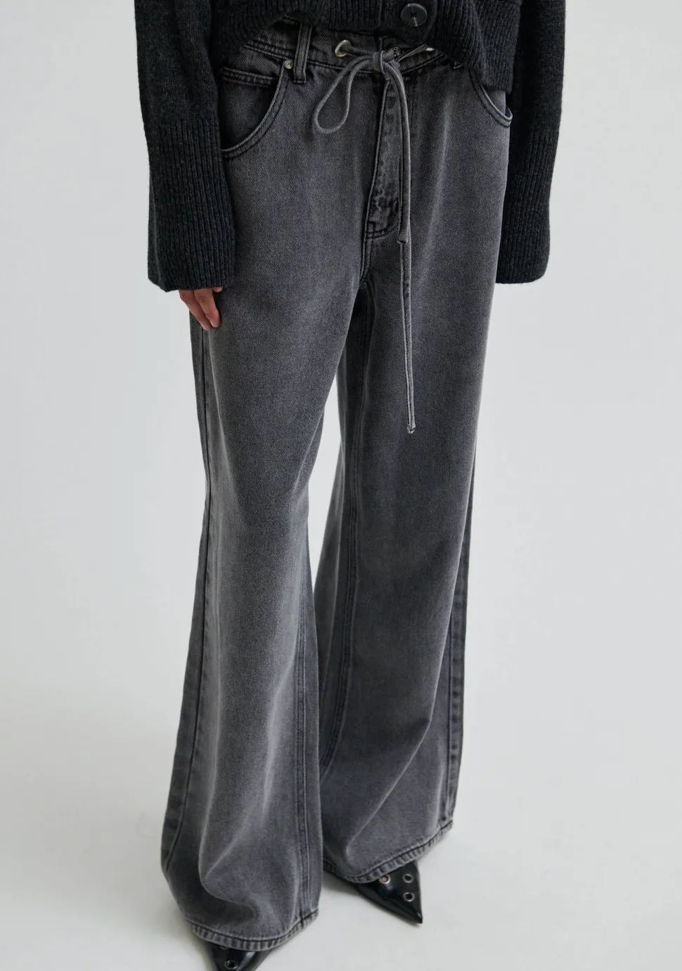 SECOND FEMALE JEANS