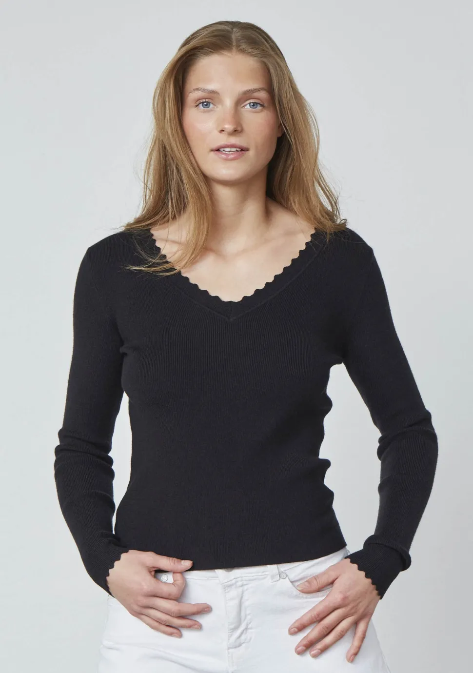 SISTERS POINT SHIRT
