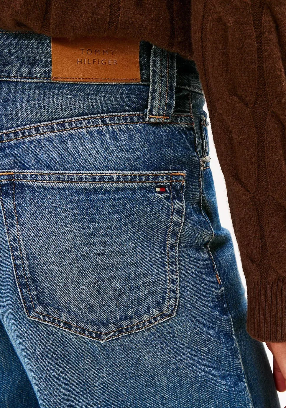 TOMMY HILFIGER JEANS